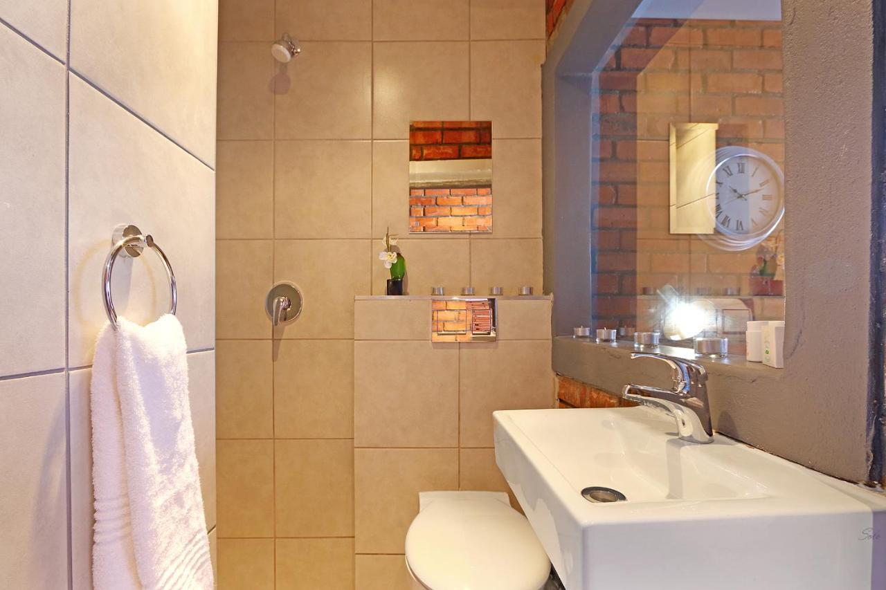 The Rhino Hotel & Apartments Cape Town Exterior photo