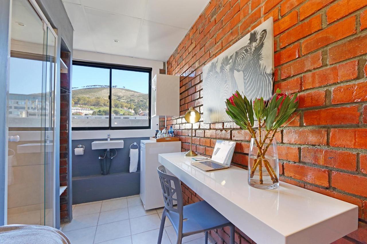 The Rhino Hotel & Apartments Cape Town Exterior photo