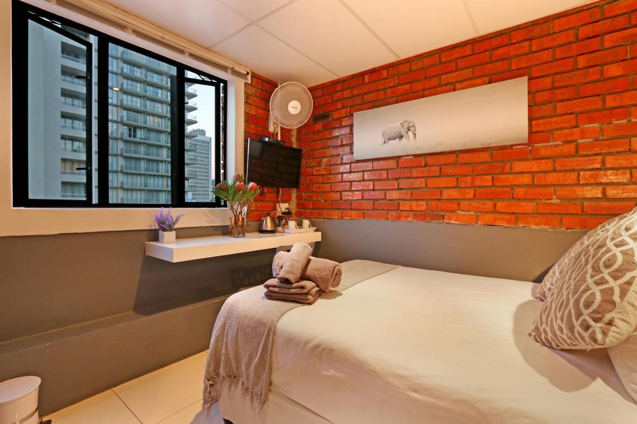 The Rhino Hotel & Apartments Cape Town Exterior photo