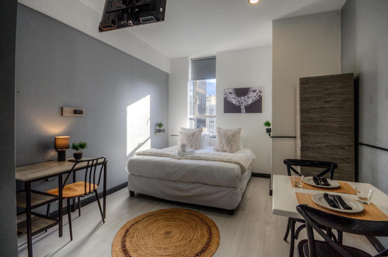 The Rhino Hotel & Apartments Cape Town Exterior photo